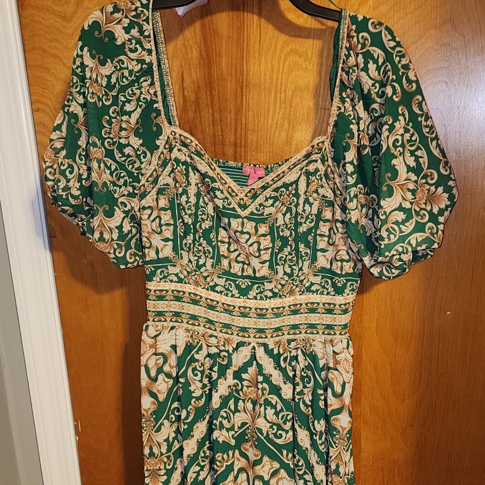 Gorgeous green and gold dress